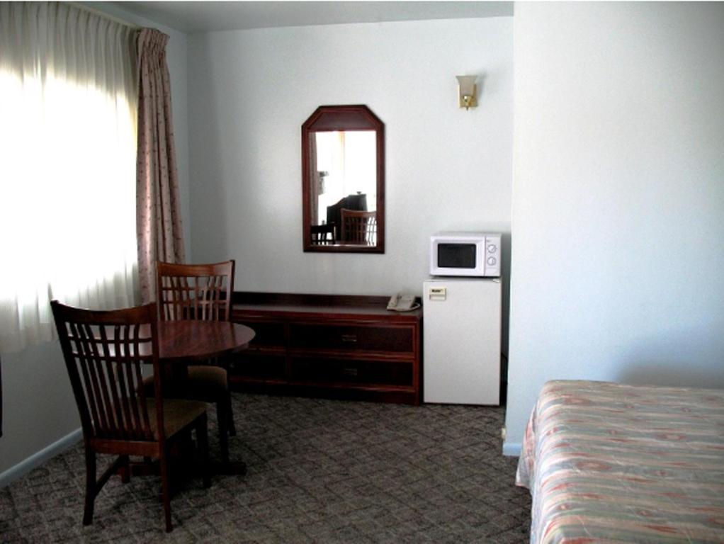 קלאמאת' פולס Golden West Motel מראה חיצוני תמונה