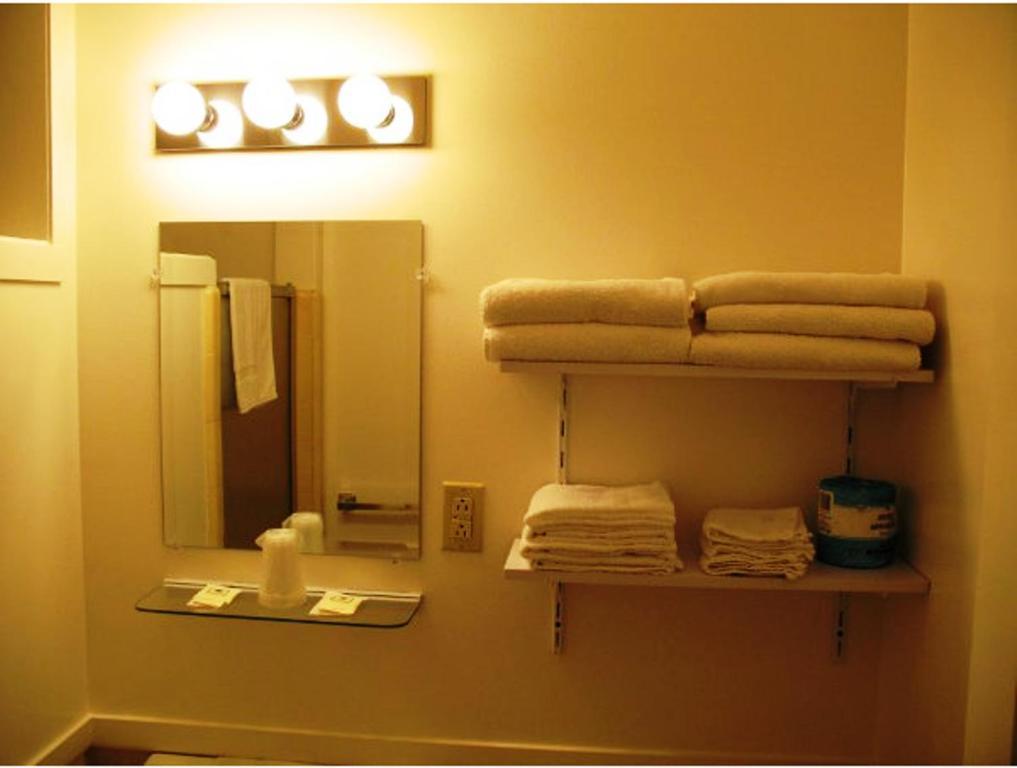 קלאמאת' פולס Golden West Motel חדר תמונה