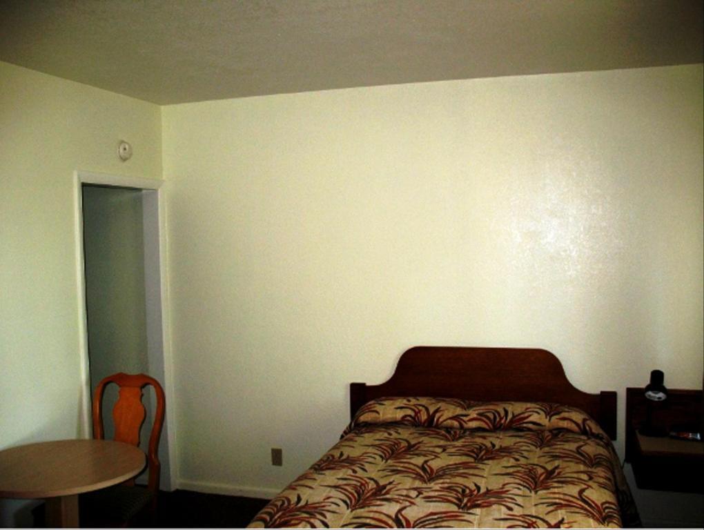 קלאמאת' פולס Golden West Motel מראה חיצוני תמונה